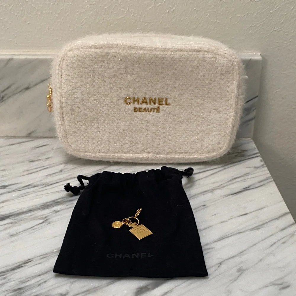 Chanel Beauté Cream Bouclé Cosmetic Pouch